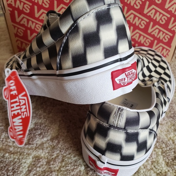 van off the wall shoes